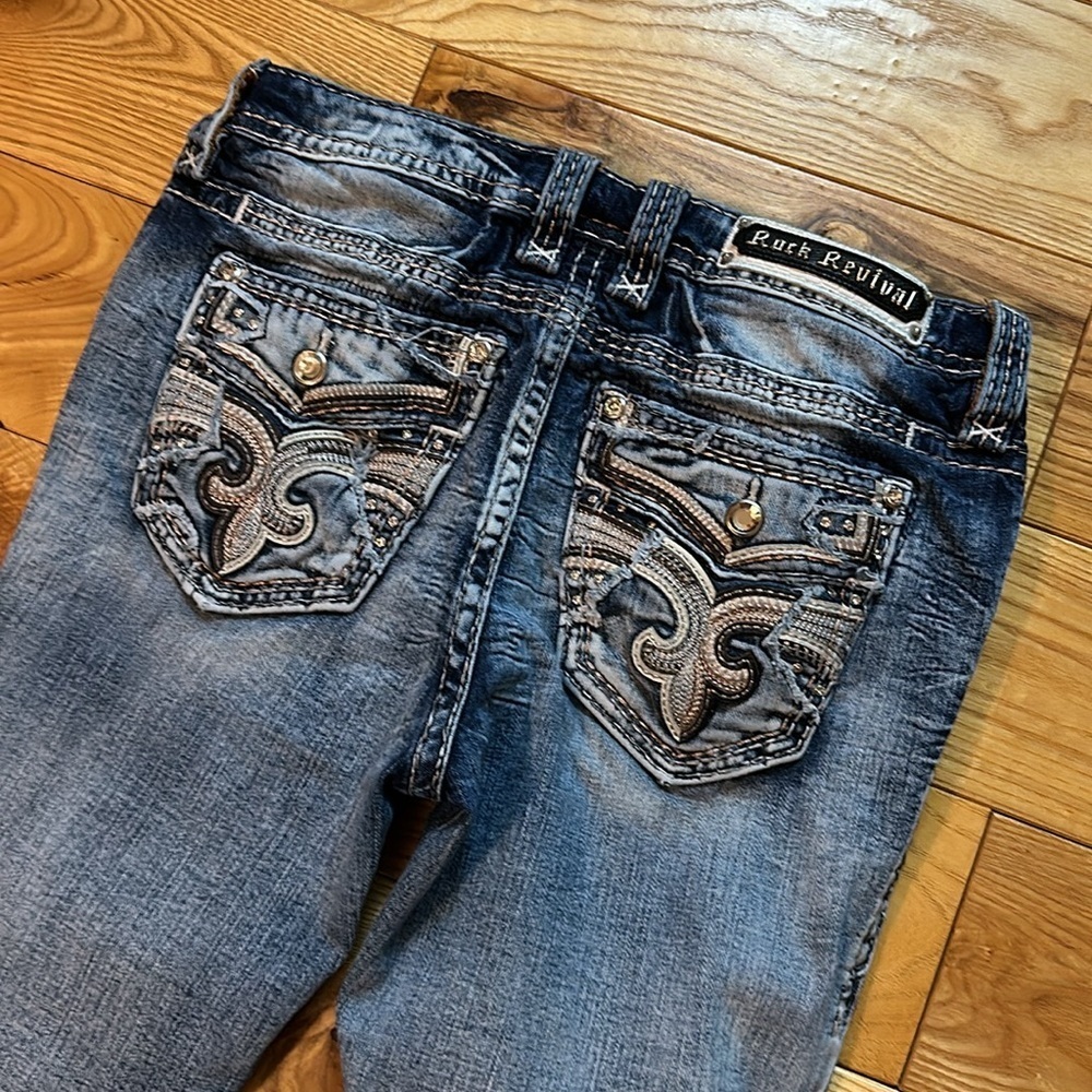 HTF Rock Revival “Tama” Distressed Mid-Rise Boot Cut Jeans, Sz 29